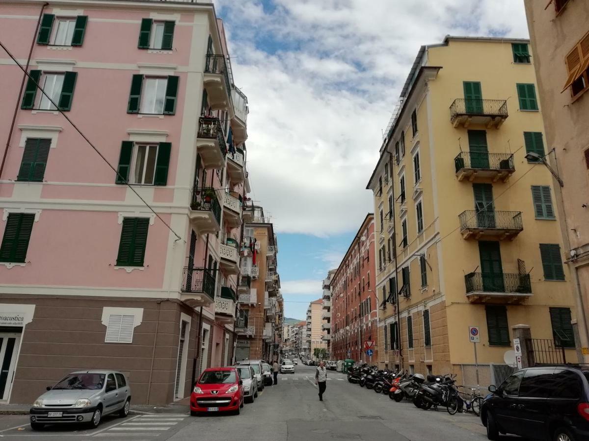 Appartamento Indipendente A Due Passi Dal Centro Savona Exterior foto